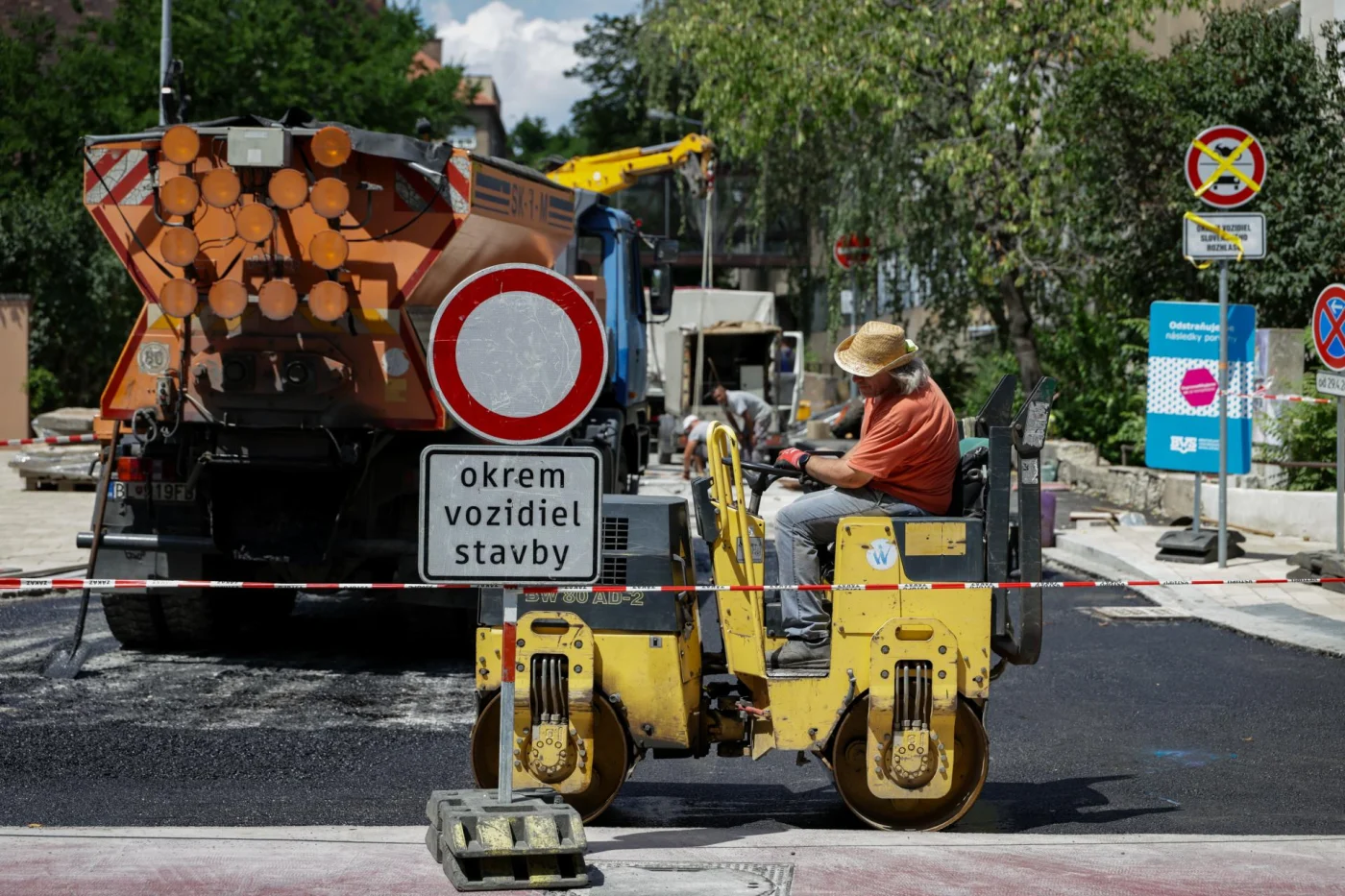 Slováci sa boja o platy: Prieskum ukázal rapídny nárast nedôvery voči cudzincom